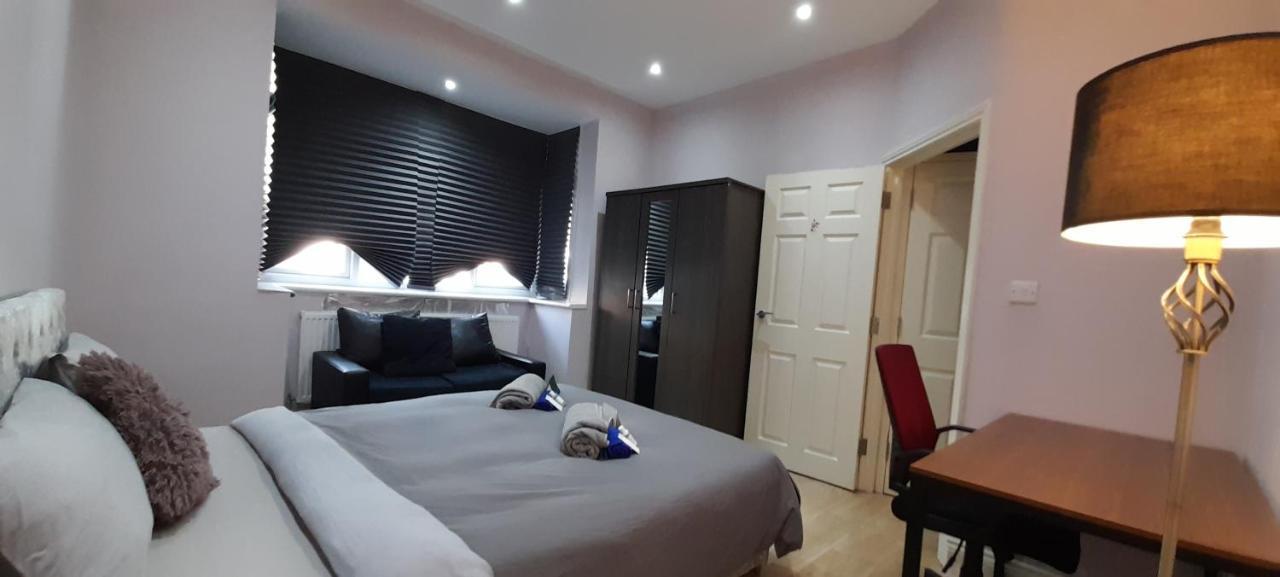 Comfy Fenia Stay London Exterior photo