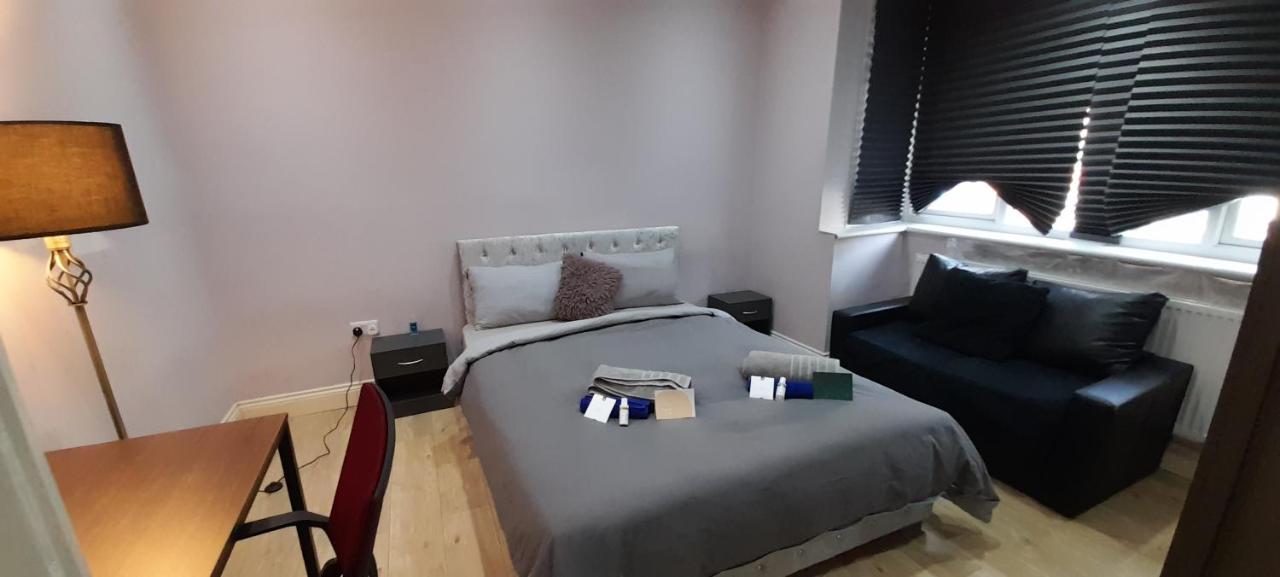 Comfy Fenia Stay London Exterior photo