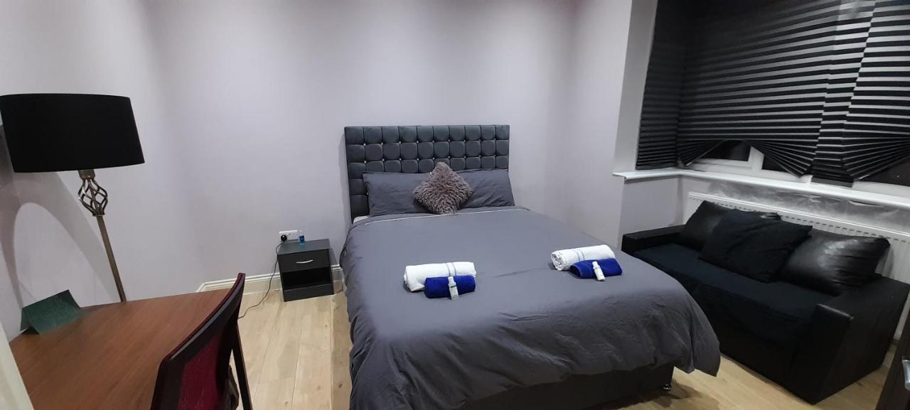 Comfy Fenia Stay London Exterior photo
