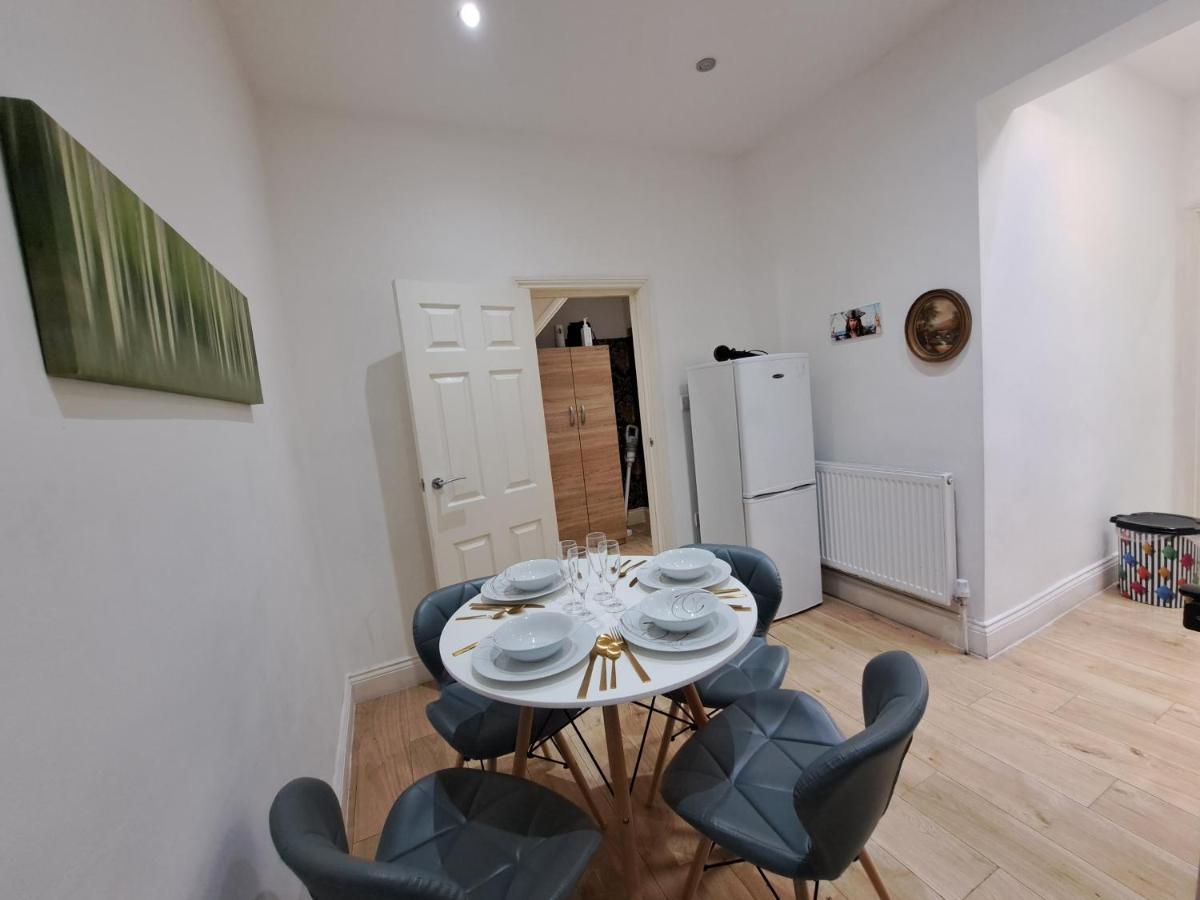 Comfy Fenia Stay London Exterior photo