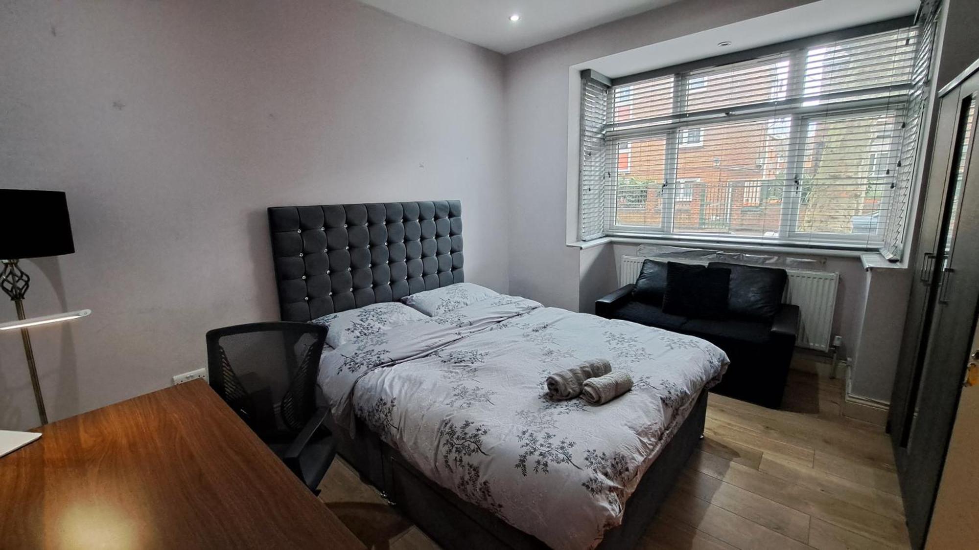 Comfy Fenia Stay London Exterior photo