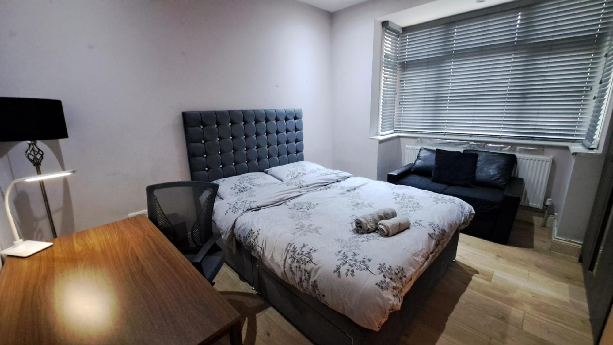 Comfy Fenia Stay London Exterior photo