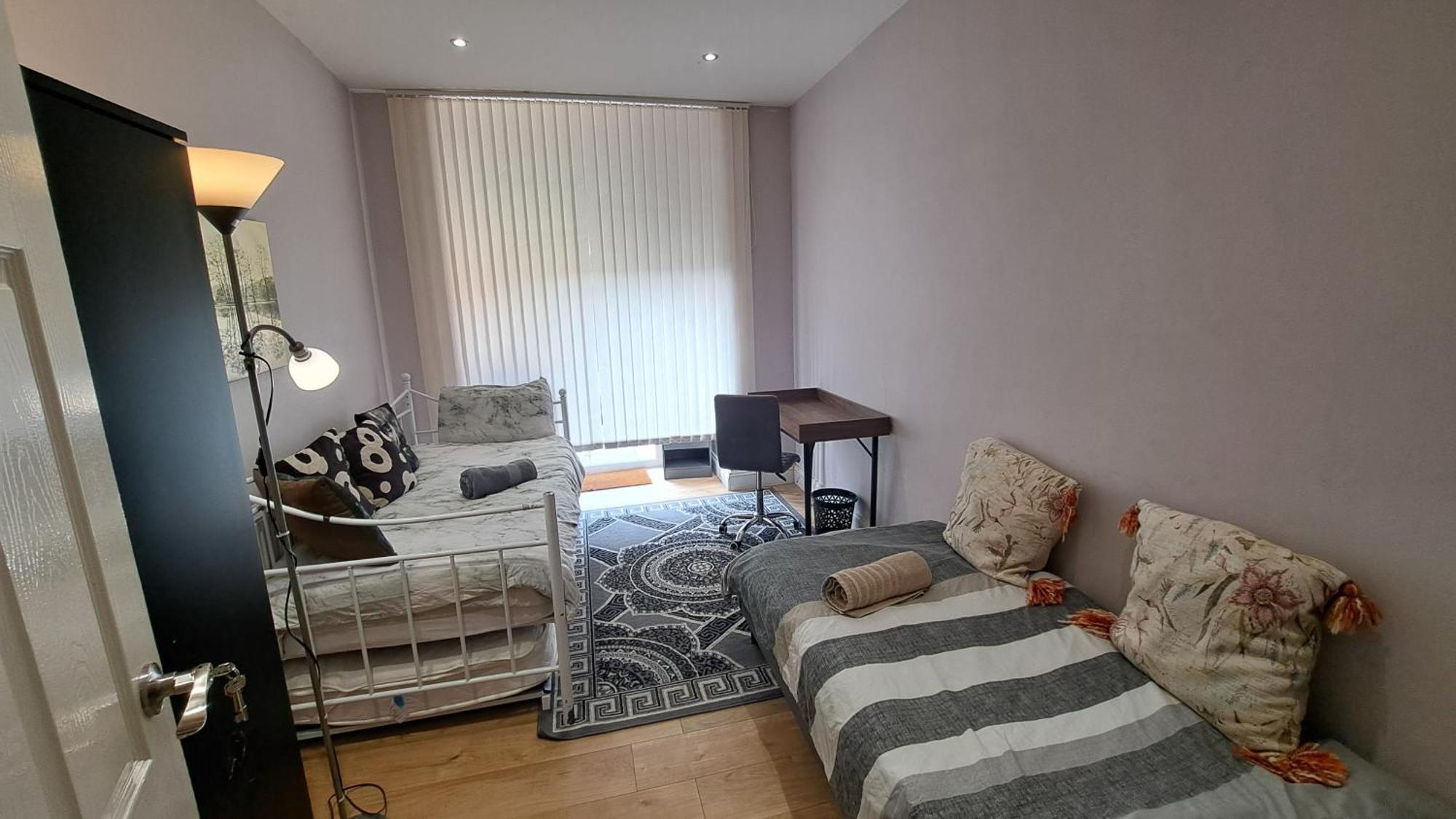 Comfy Fenia Stay London Exterior photo